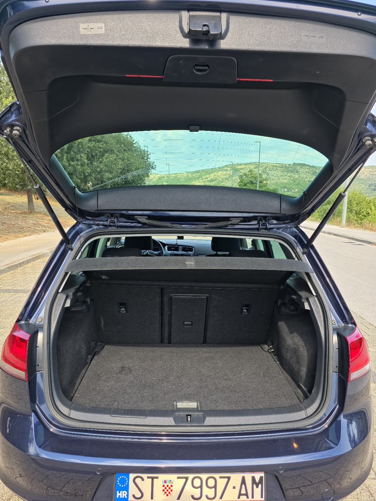 VW Golf 7 1,6 TDI / 8 novih guma / registriran 01/27, fotografija 4