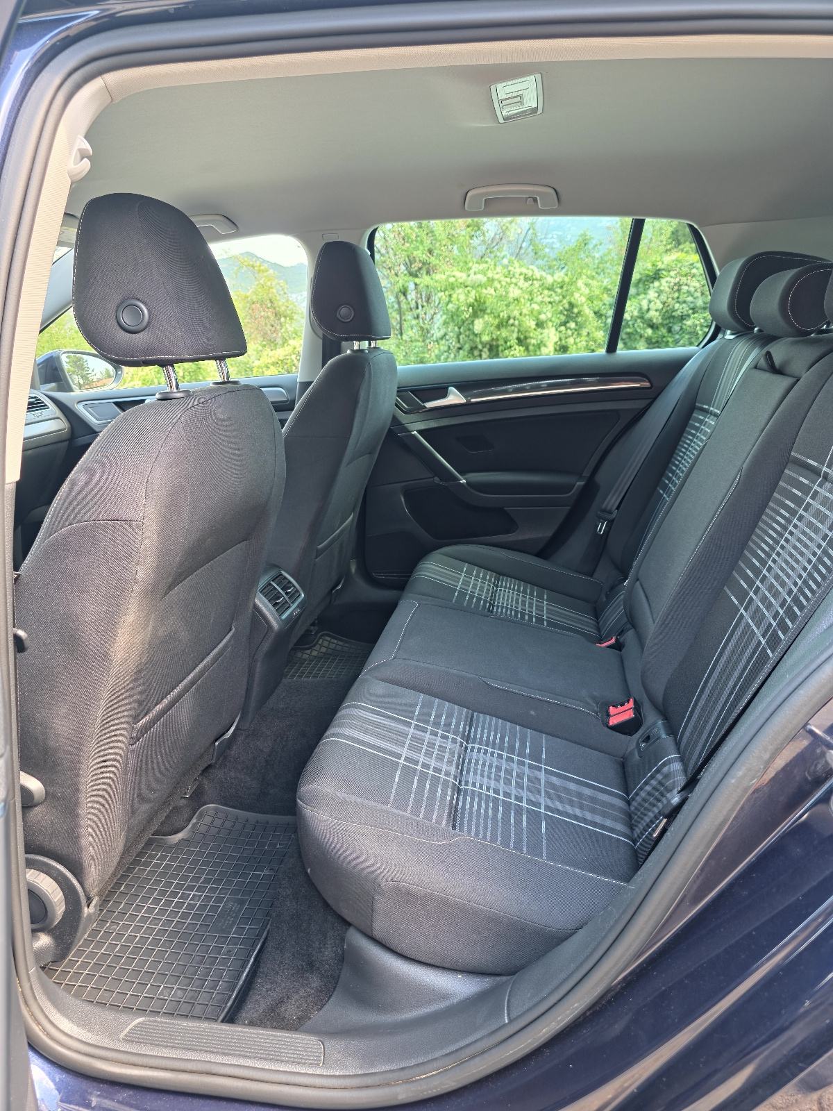 VW Golf 7 1,6 TDI / 8 novih guma / registriran 01/27, fotografija 12