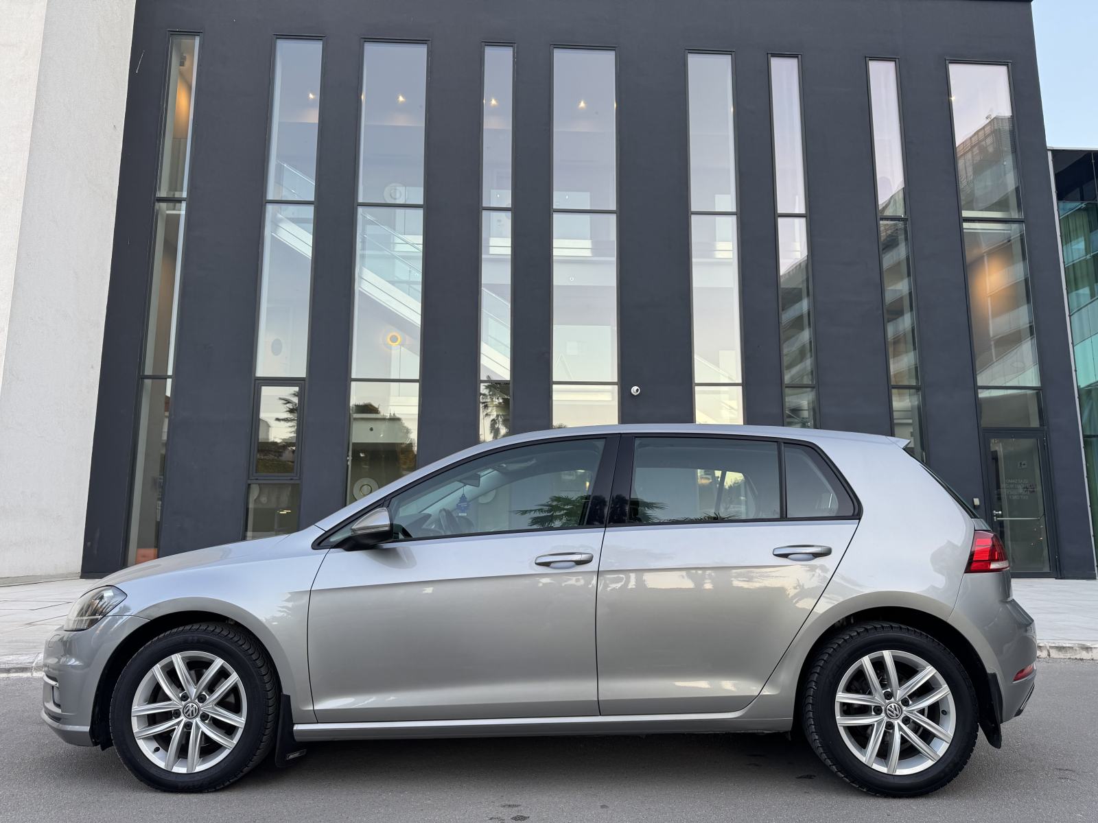 VW Golf 7,5 1,6 TDI REG GODINU DANA ALKANTARA MF VOLAN AUT KLIMA ALU, fotografija 4