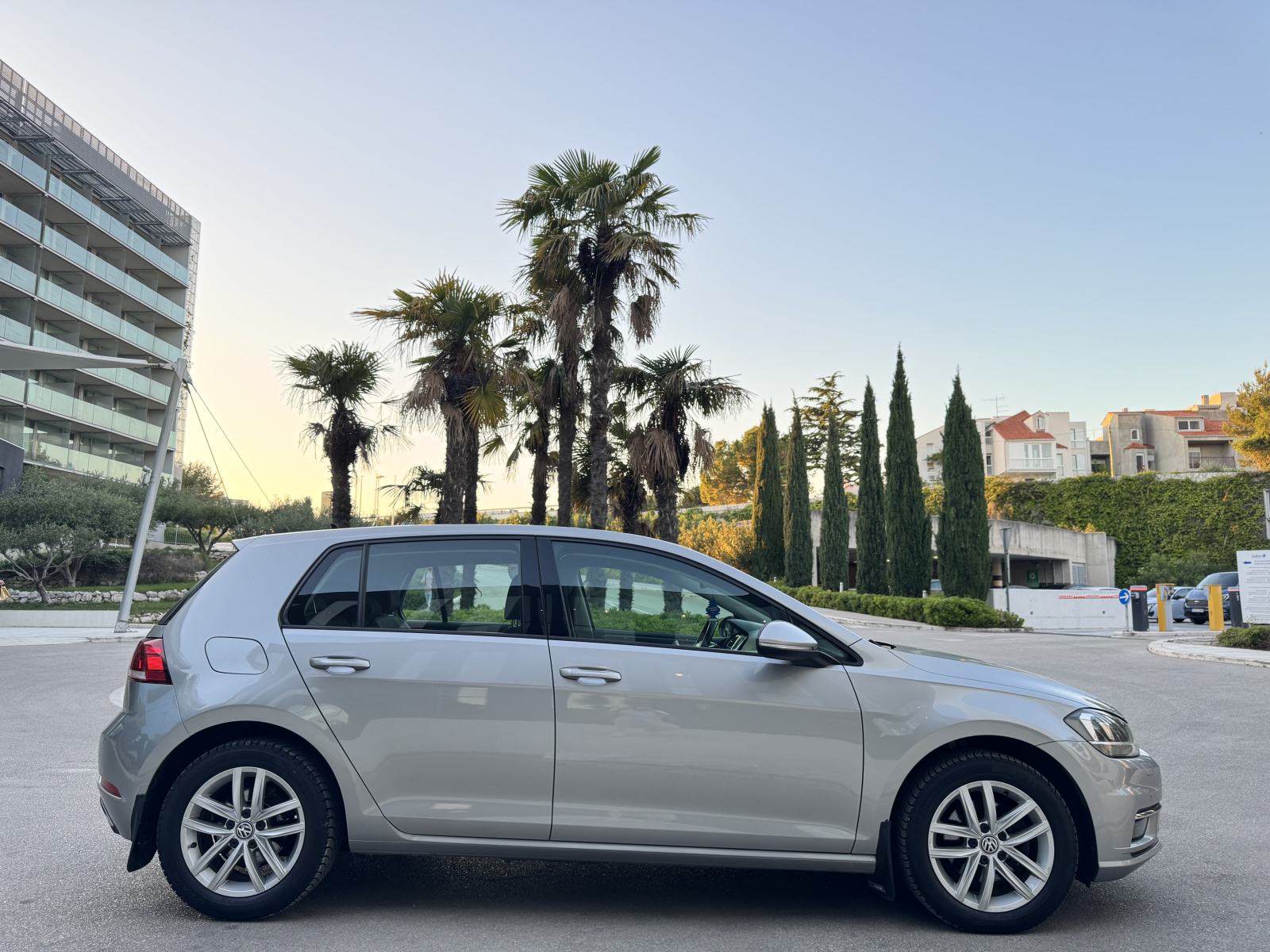 VW Golf 7,5 1,6 TDI REG GODINU DANA ALKANTARA MF VOLAN AUT KLIMA ALU, fotografija 8