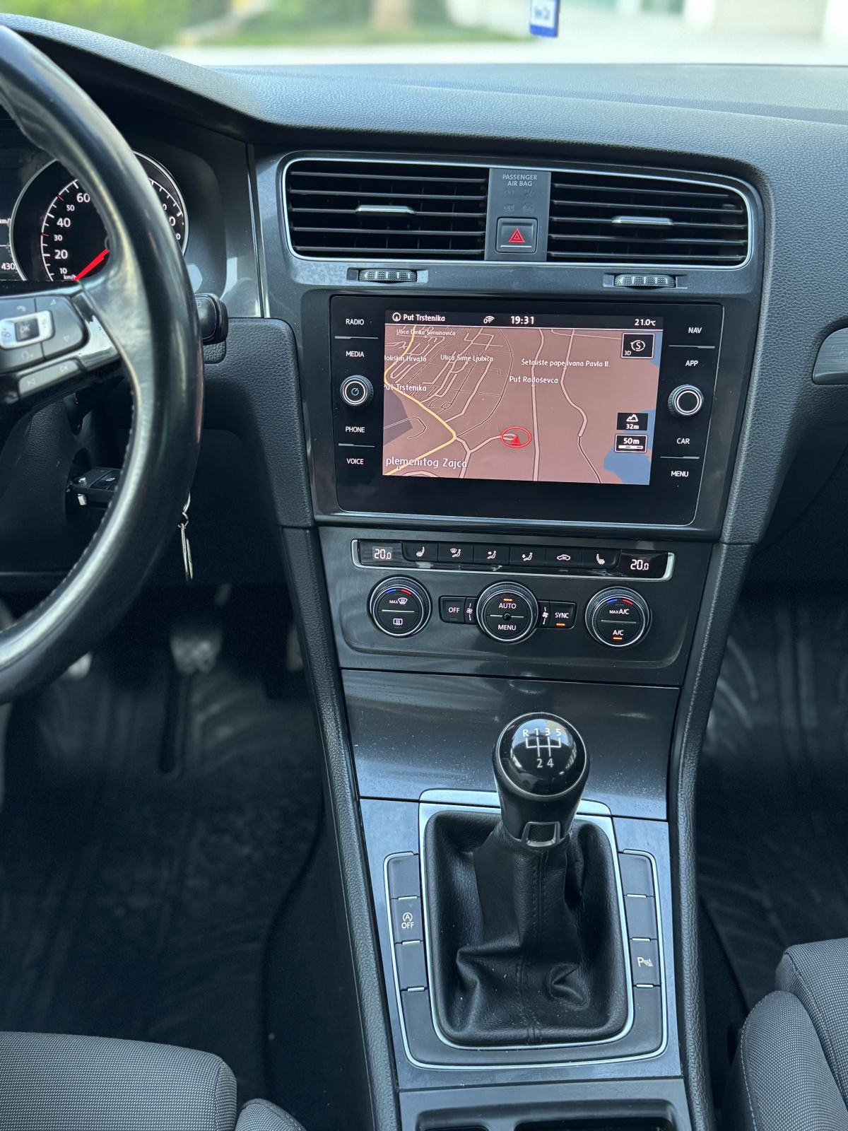 VW Golf 7,5 1,6 TDI REG GODINU DANA ALKANTARA MF VOLAN AUT KLIMA ALU, fotografija 12