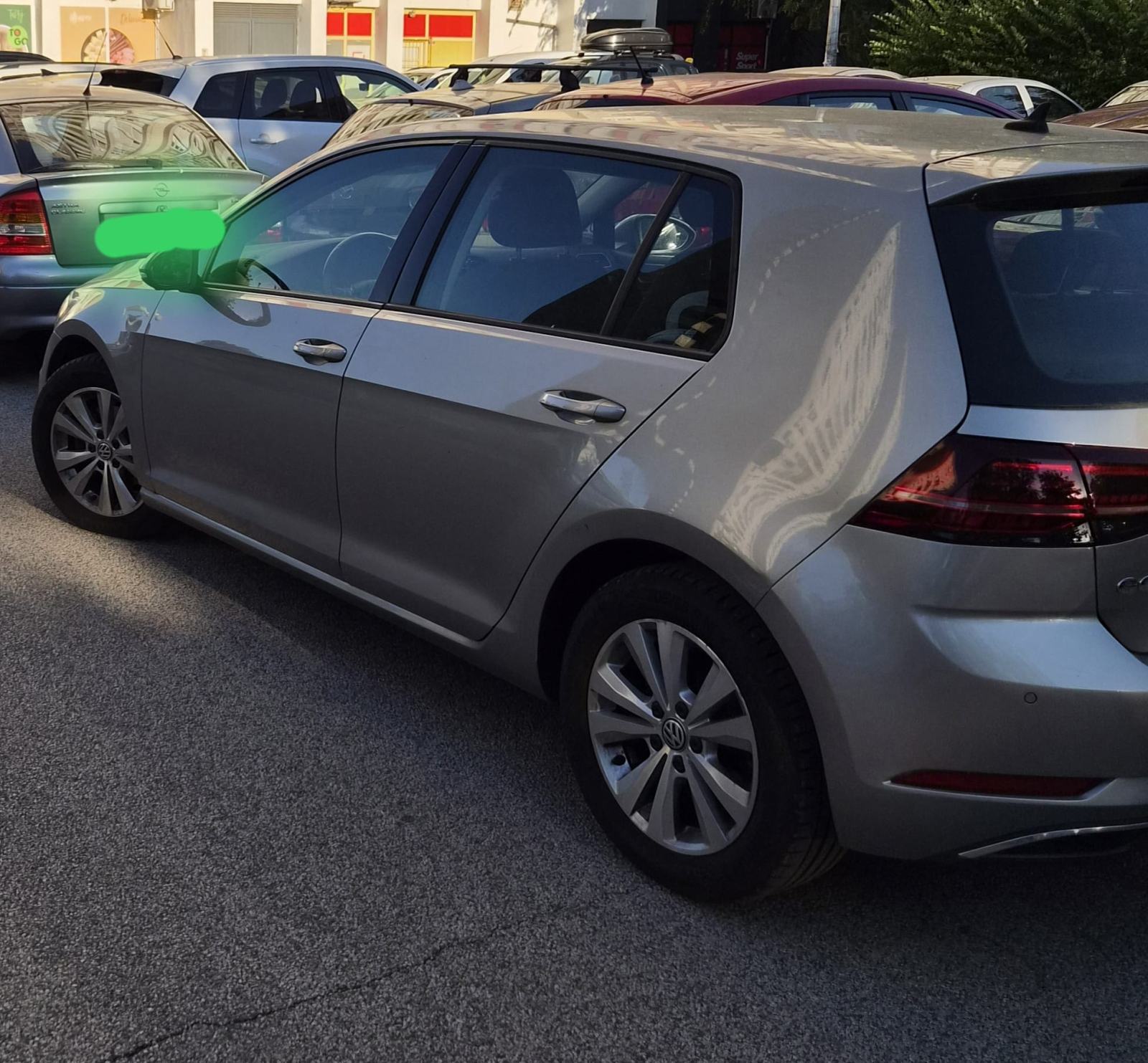 VW Golf 7 1,6 TDI * SVE U OVLAŠTENOM SERVISU *, fotografija 2