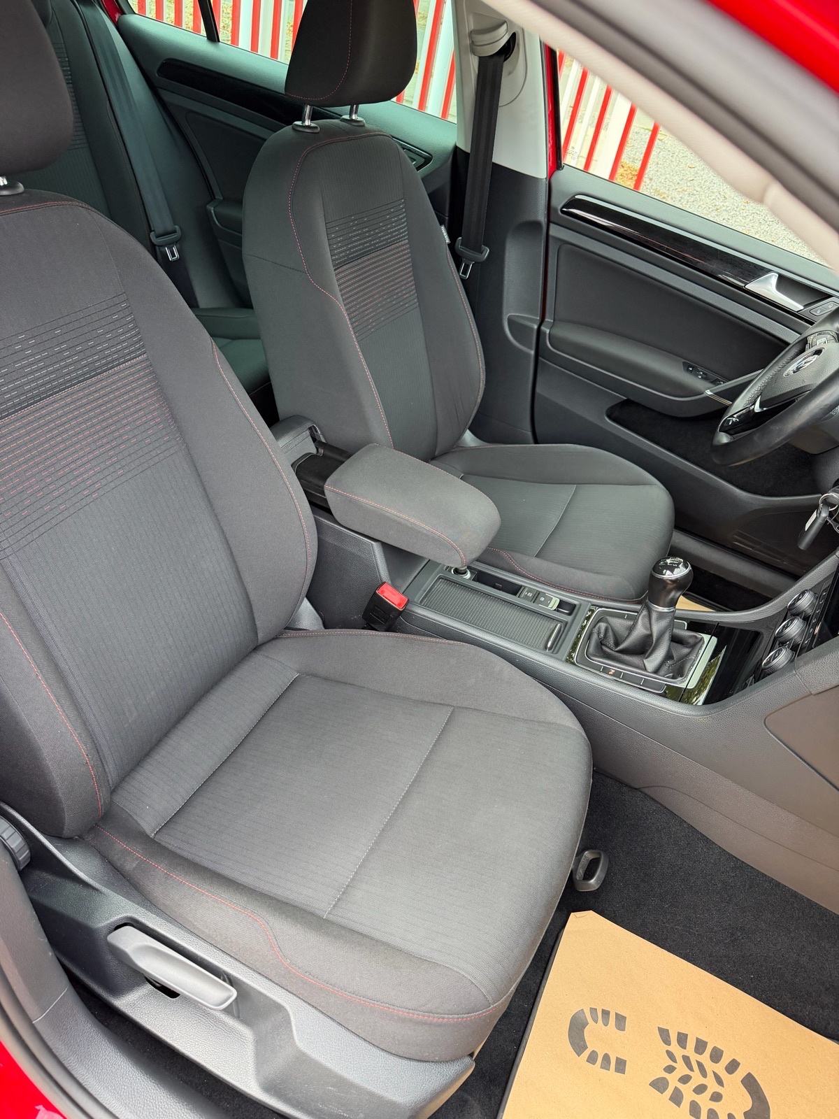 VW Golf 7 1,6 TDI,SOUND,OD PRVOG VLASNIKA,VELIKI SERVIS,TOP STANJE!!, fotografija 13