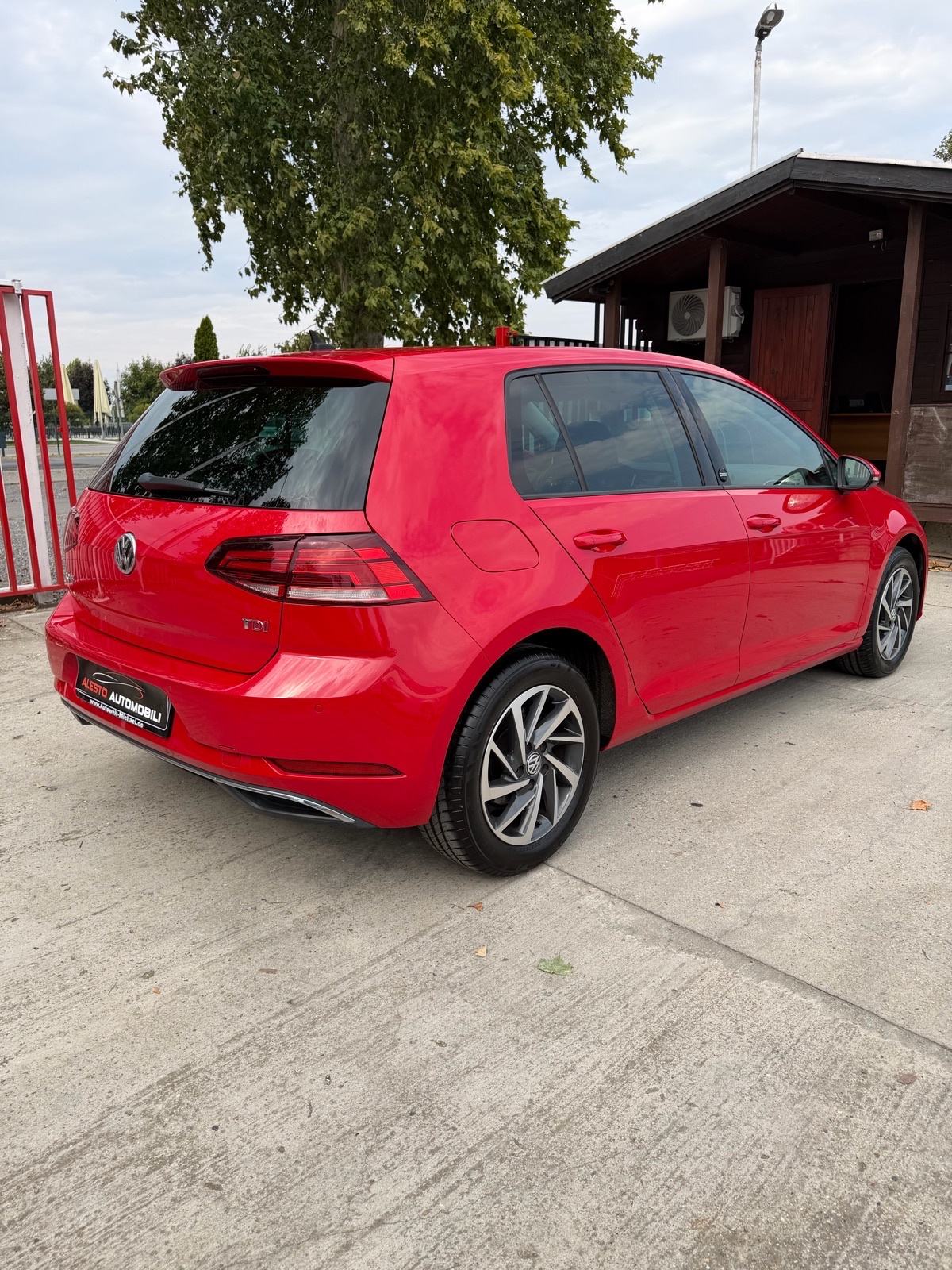 VW Golf 7 1,6 TDI,SOUND,OD PRVOG VLASNIKA,VELIKI SERVIS,TOP STANJE!!, fotografija 7
