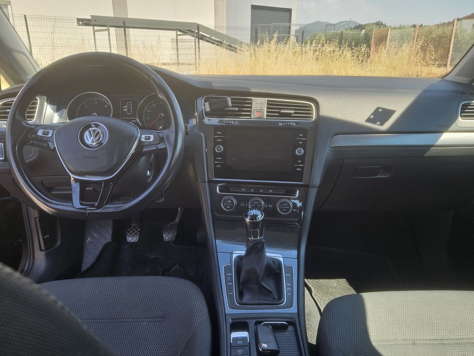 VW Golf 7 1,6 TDI, upravo servisiran, fotografija 6