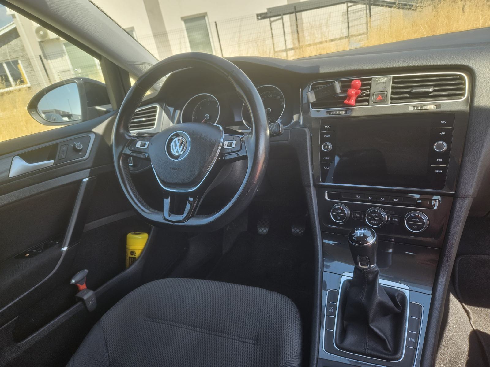 VW Golf 7 1,6 TDI, upravo servisiran, fotografija 7