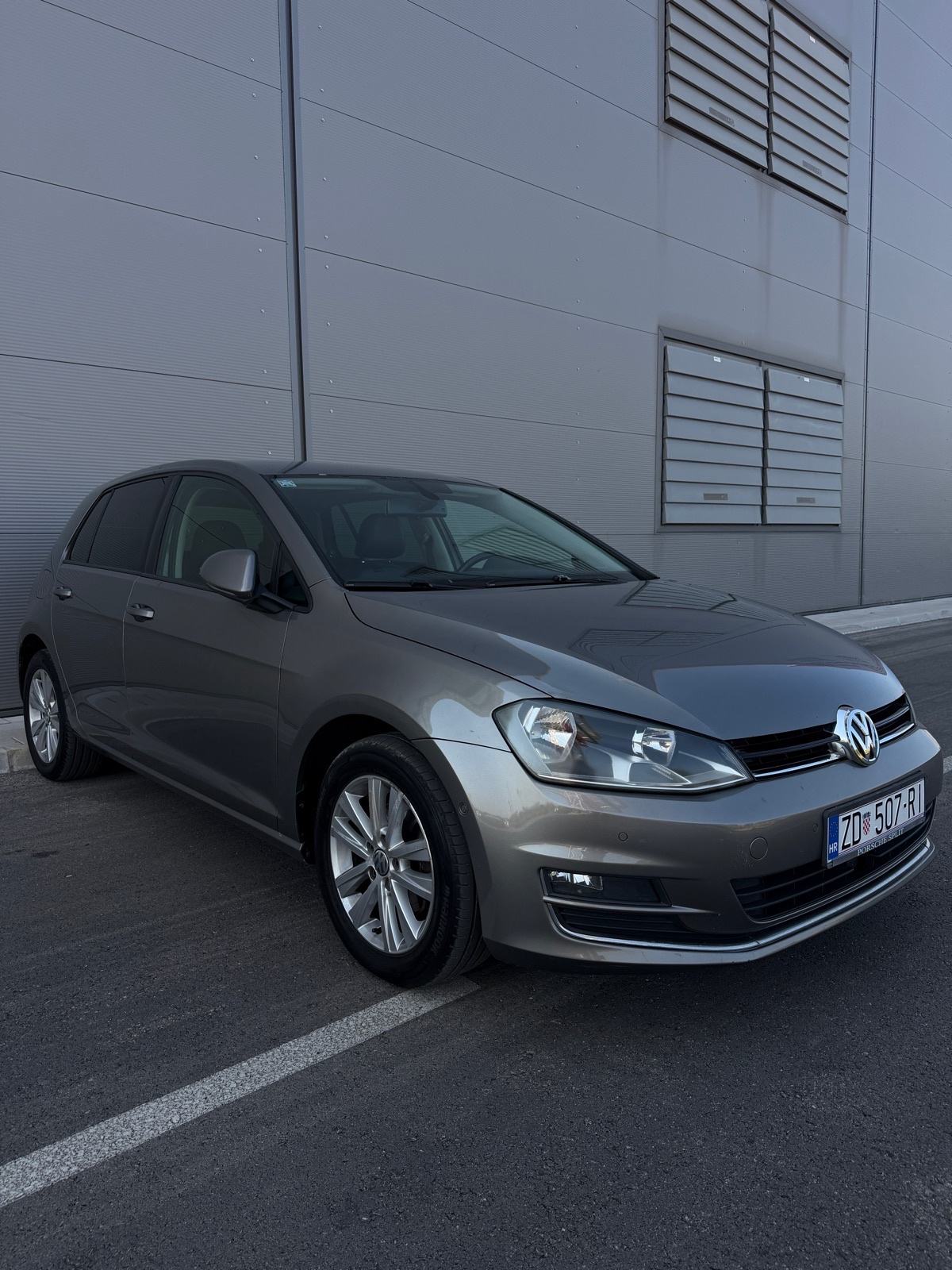 *VW GOLF 7 1.6TDI* *HIGHLINE* *ACC RADAR* *PARK PILOT* *REG 05/2027*, fotografija 2