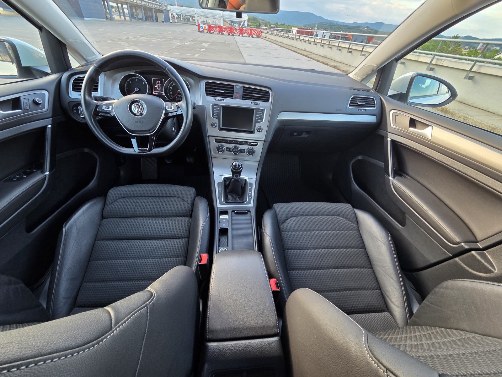 VW Golf 7 1,6TDI R Line oprema, fotografija 14