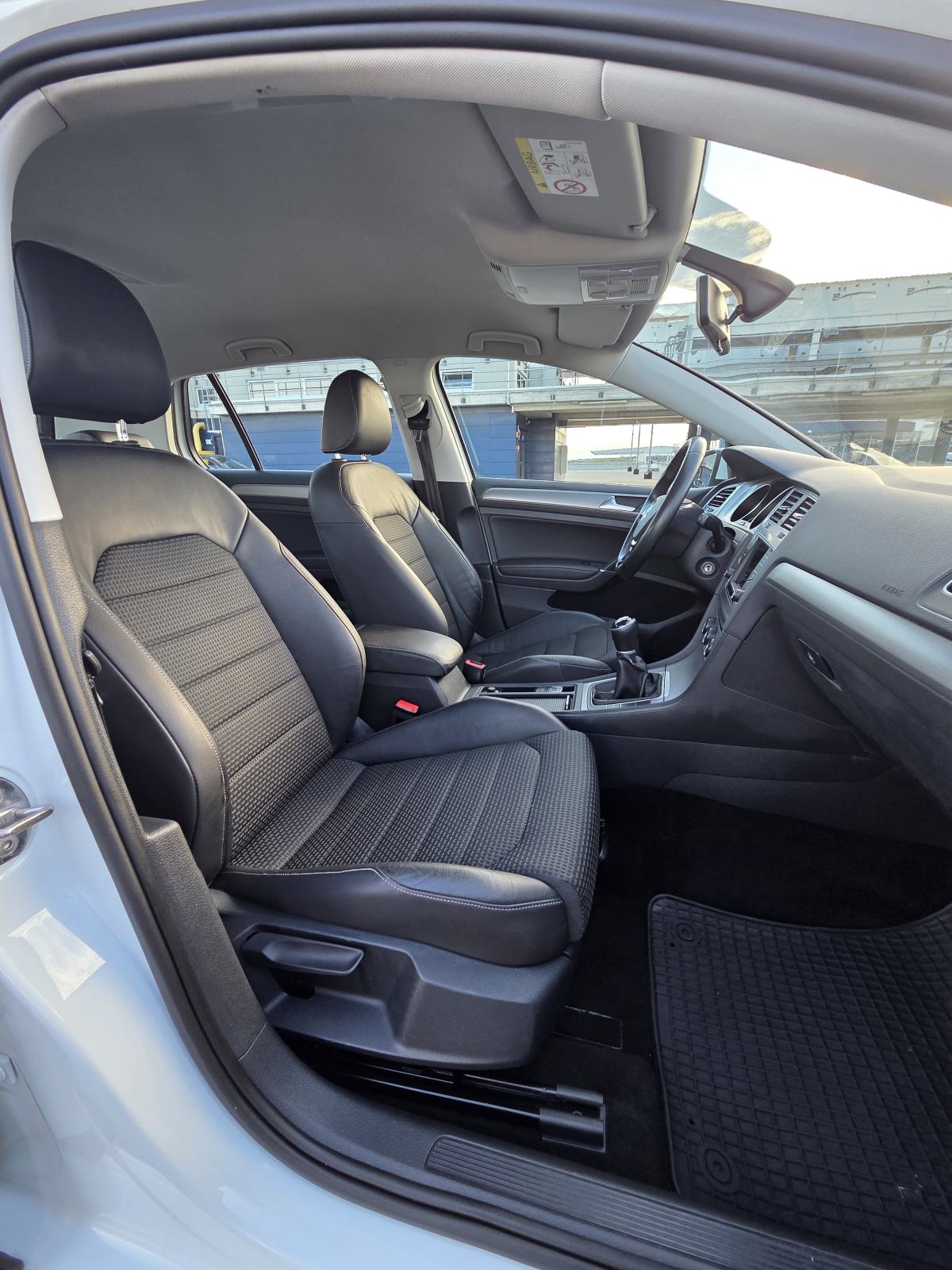 VW Golf 7 1,6TDI R Line oprema, fotografija 16