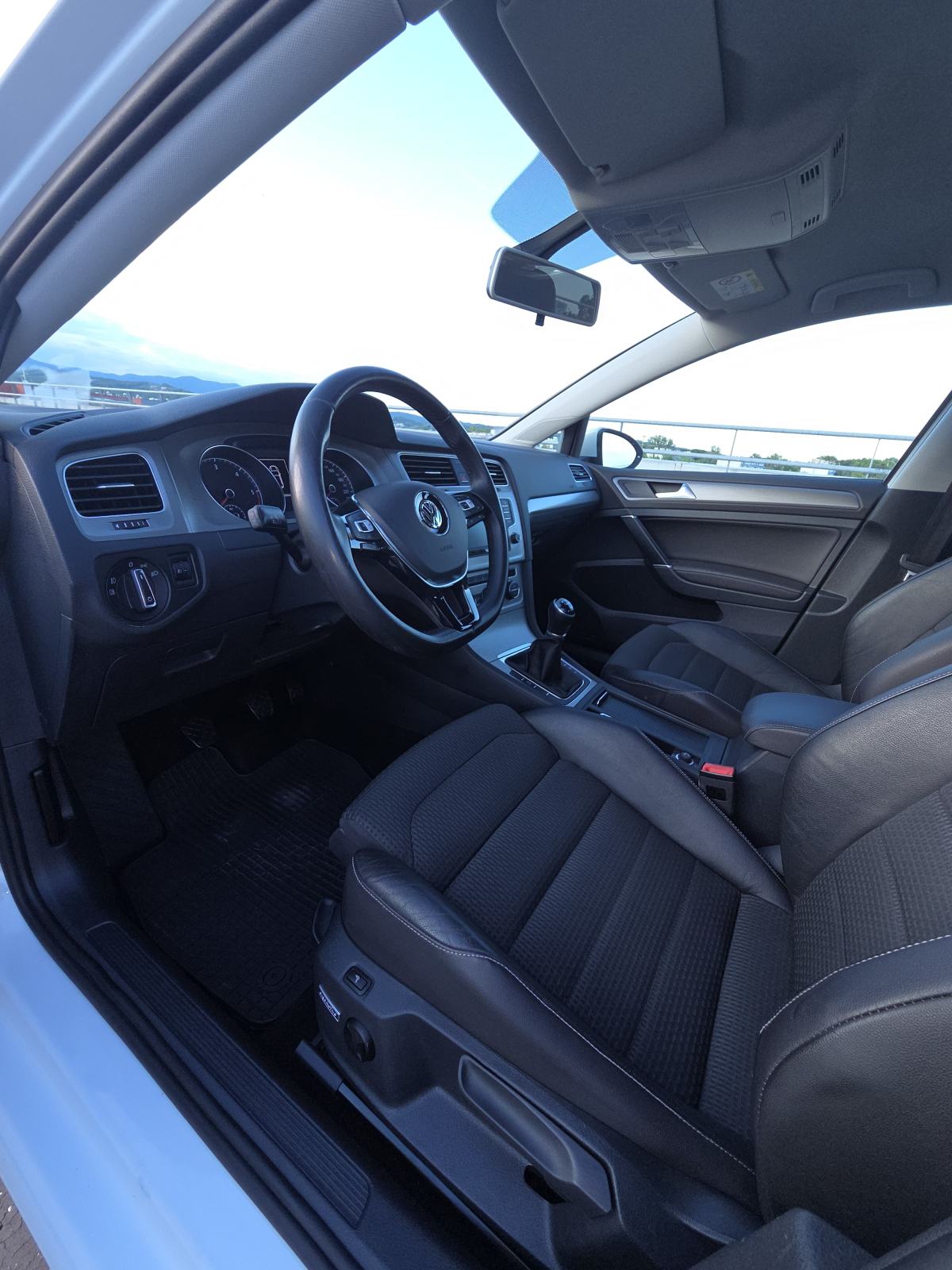 VW Golf 7 1,6TDI R Line oprema, fotografija 12