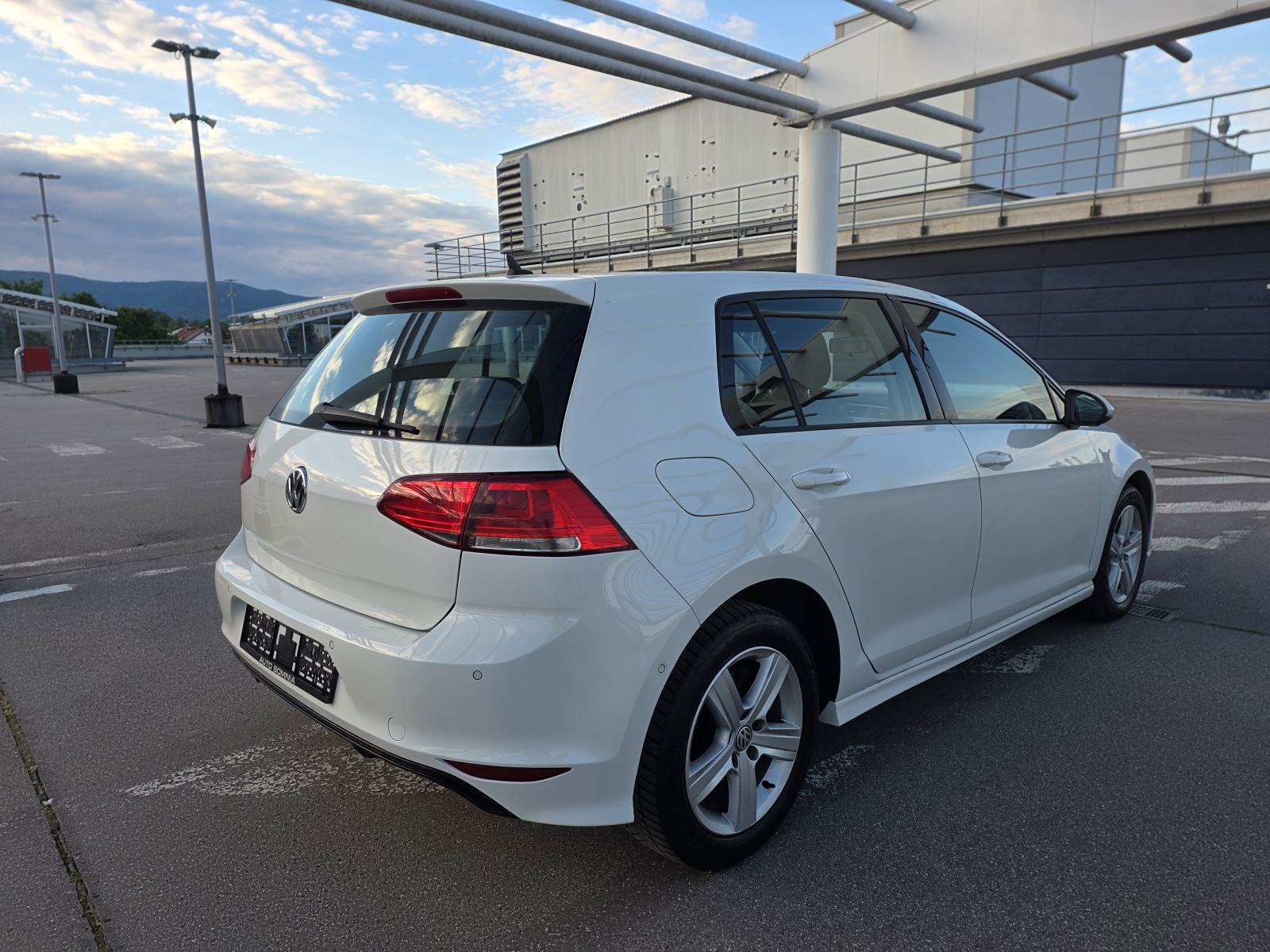 VW Golf 7 1,6TDI R Line oprema, fotografija 5