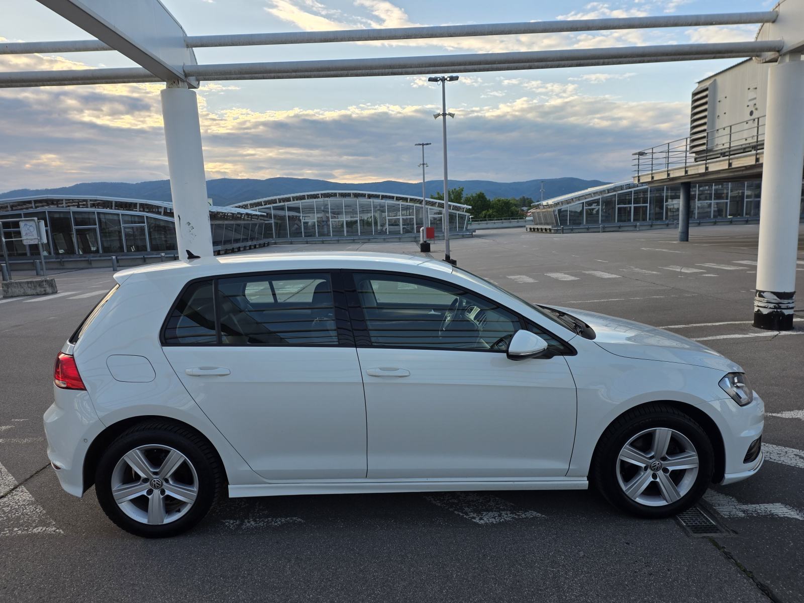 VW Golf 7 1,6TDI R Line oprema, fotografija 6