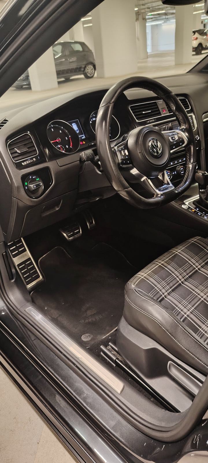 VW Golf 7 2,0 GTD DSG, fotografija 7
