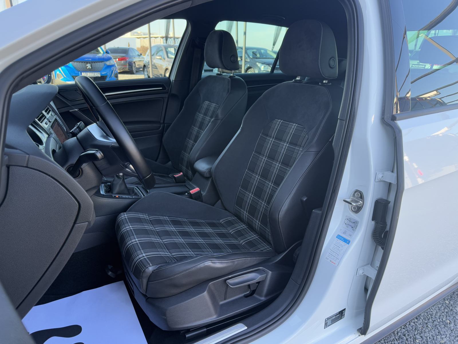 VW Golf 7 2.0 GTD ** XENON, NAVI, ALU 18, REG 7/2027 **, fotografija 16