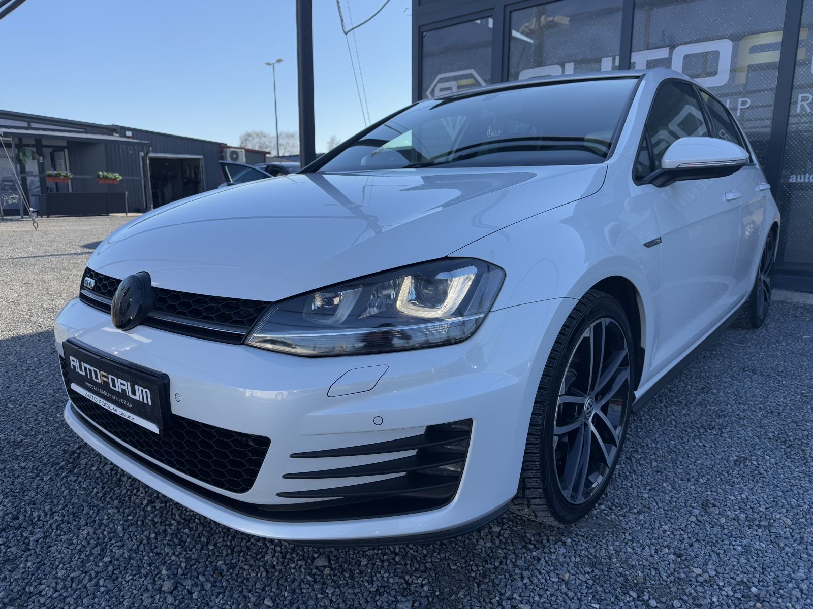 VW Golf 7 2.0 GTD ** XENON, NAVI, ALU 18, REG 7/2027 **, fotografija 3
