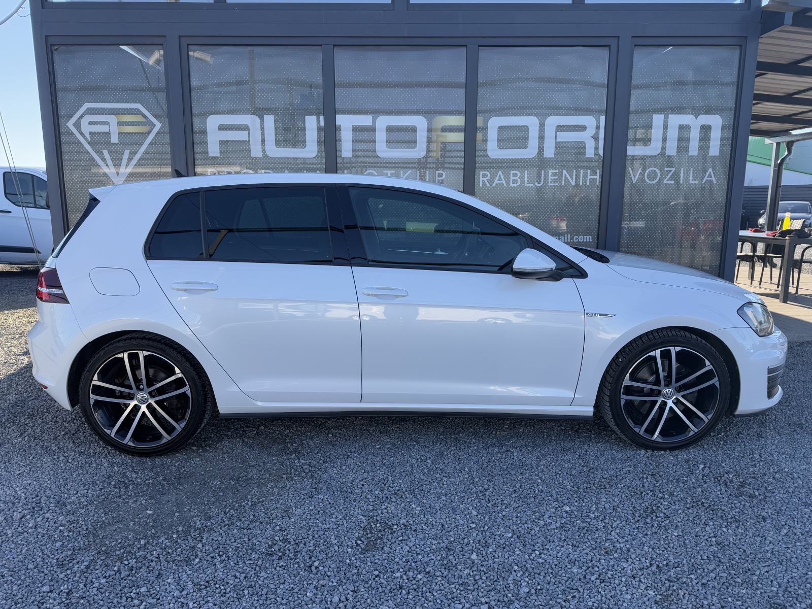 VW Golf 7 2.0 GTD ** XENON, NAVI, ALU 18, REG 7/2027 **, fotografija 8