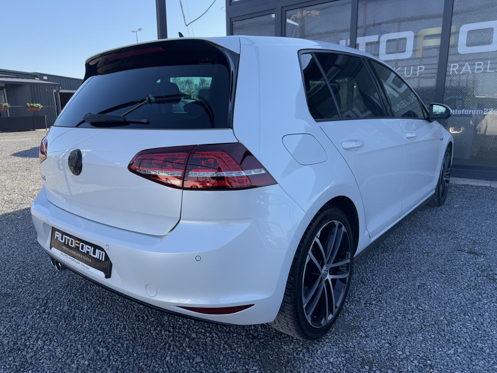 VW Golf 7 2.0 GTD ** XENON, NAVI, ALU 18, REG 7/2027 **, fotografija 6