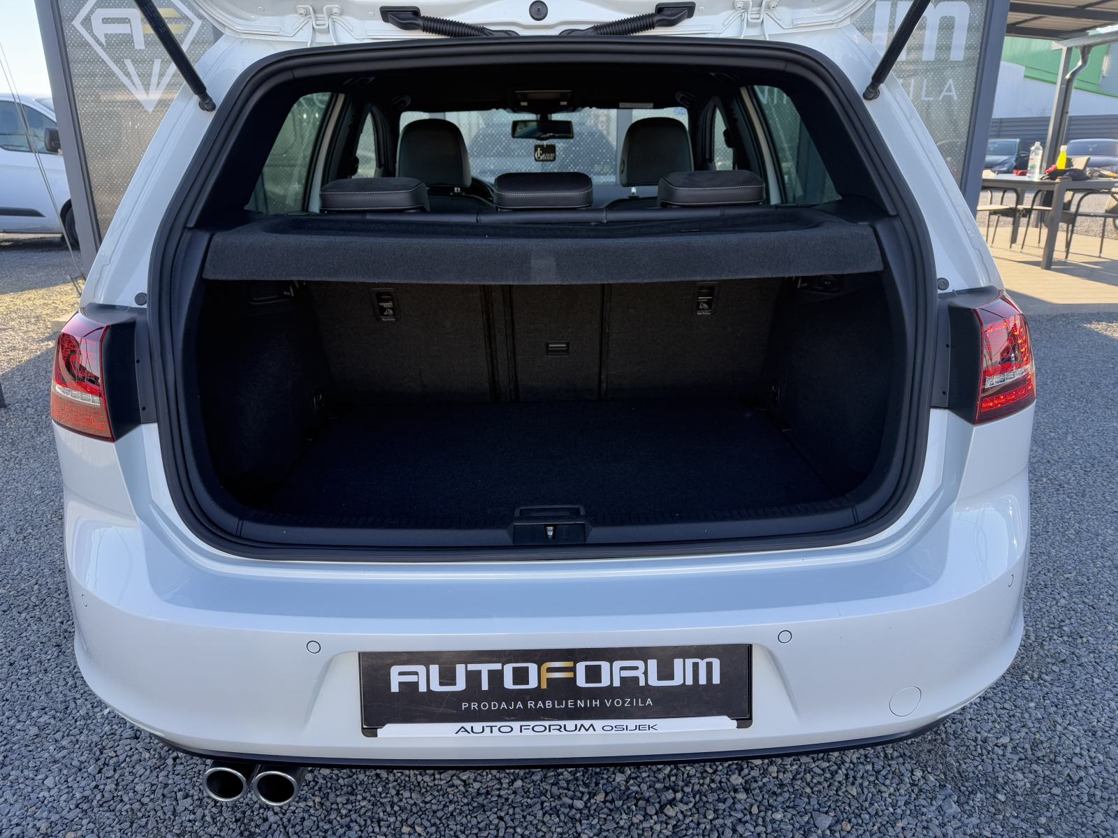 VW Golf 7 2.0 GTD ** XENON, NAVI, ALU 18, REG 7/2027 **, fotografija 19