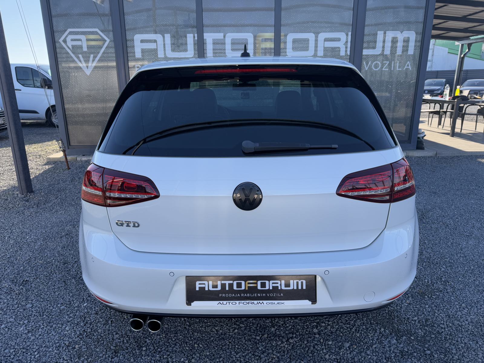 VW Golf 7 2.0 GTD ** XENON, NAVI, ALU 18, REG 7/2027 **, fotografija 5