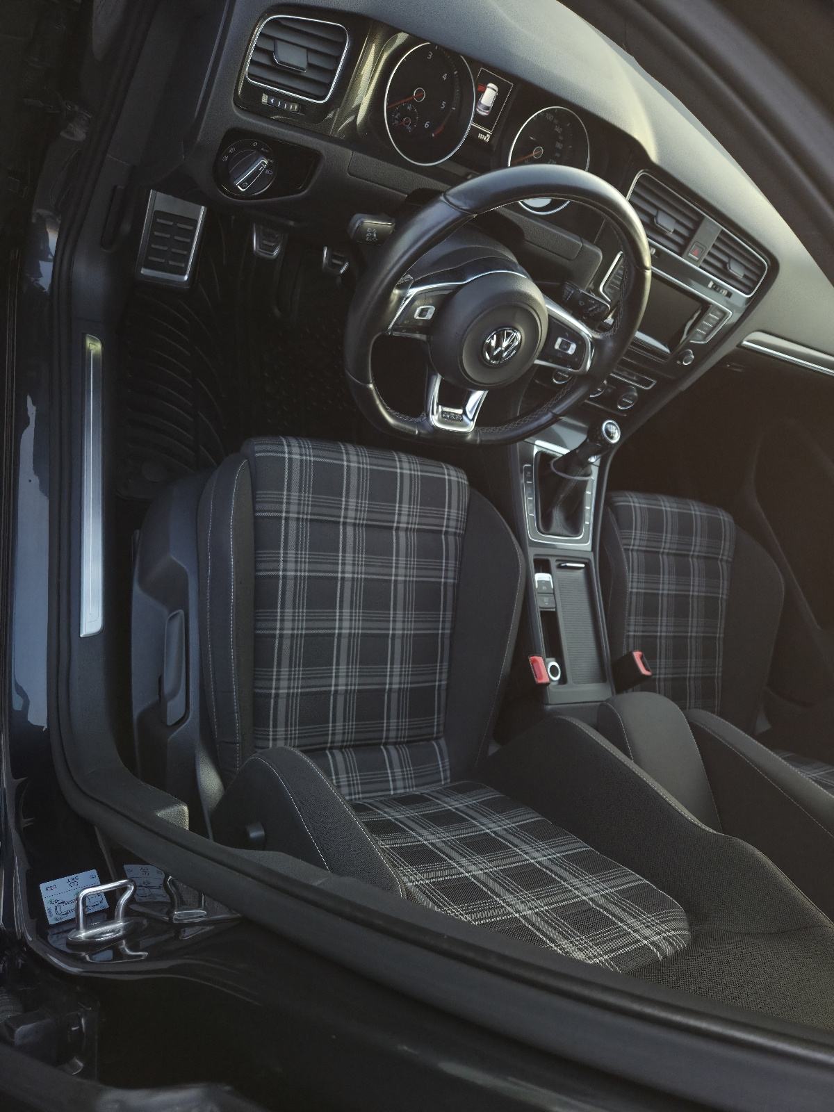 VW Golf 7 2.0 GTD, fotografija 10
