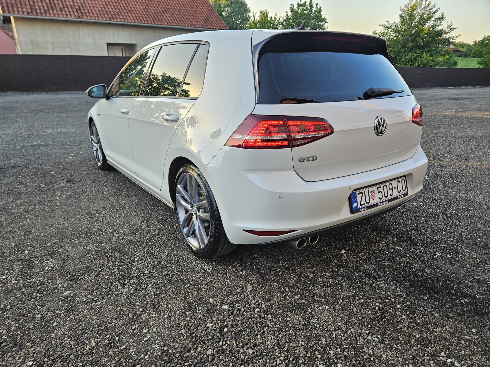 VW Golf 7 2,0 GTD WEBASTO,PERLA BIJELA, TOP STANJE!!!, pogled izvana - slika 4