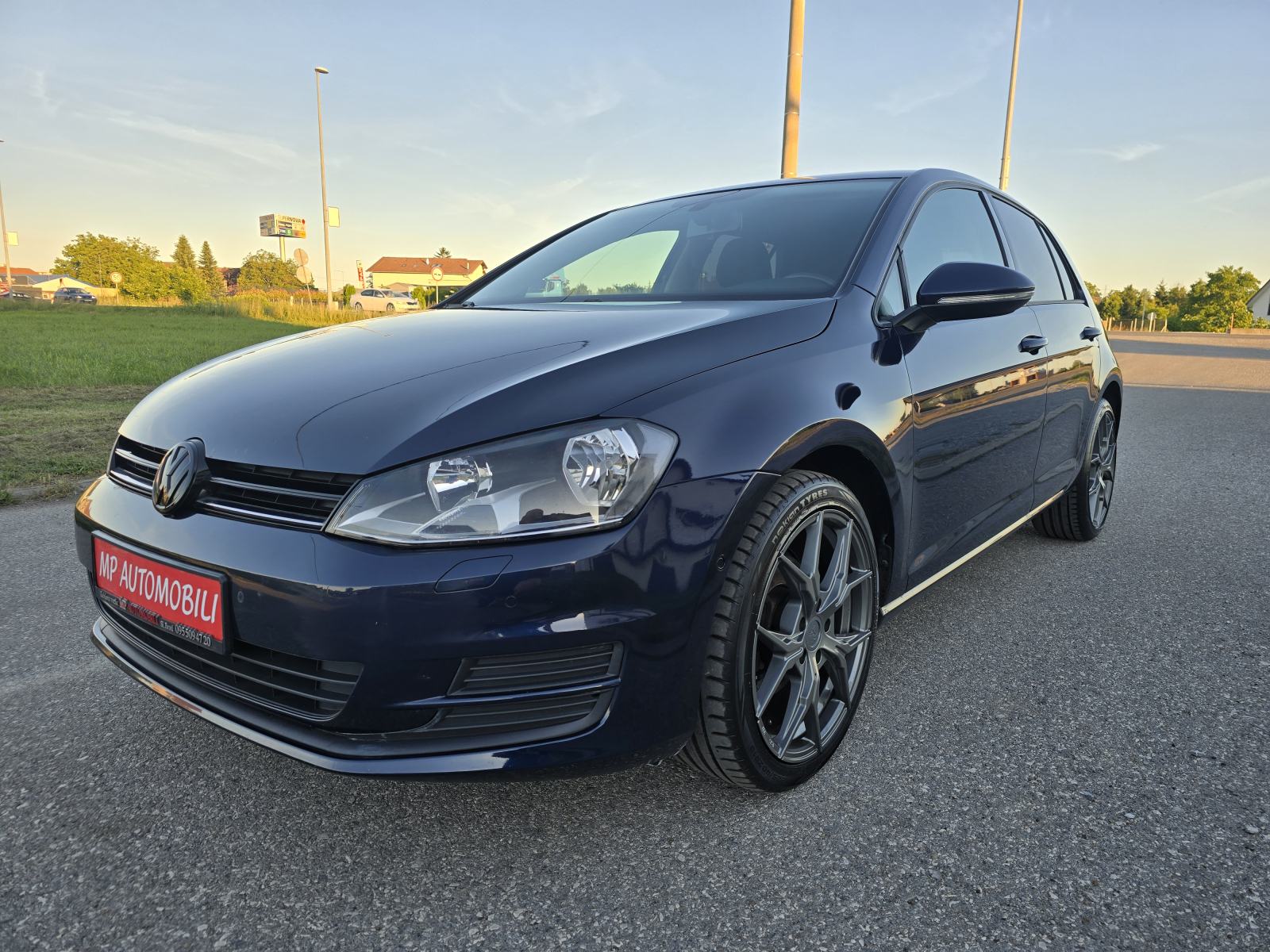 VW Golf 7 2,0 TDI-2015gd.md-NAVIGACIJA-,alu18,climatronic,6brziKARTICE, fotografija 2