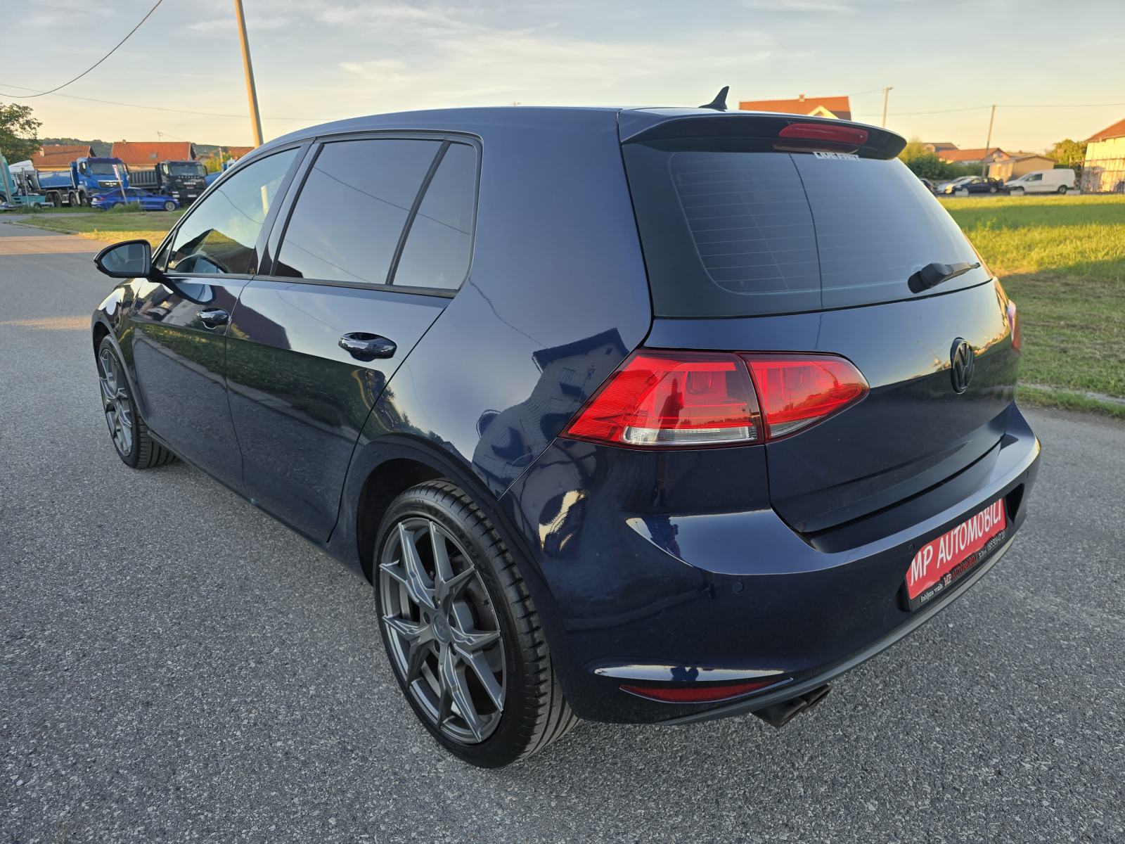 VW Golf 7 2,0 TDI-2015gd.md-NAVIGACIJA-,alu18,climatronic,6brziKARTICE, fotografija 10