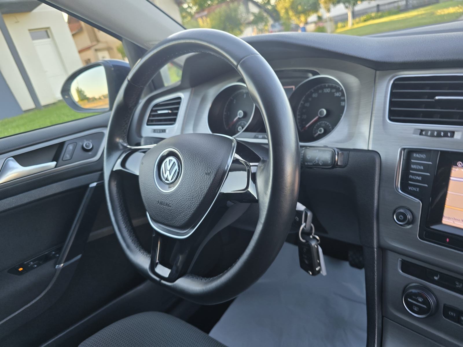 VW Golf 7 2,0 TDI-2015gd.md-NAVIGACIJA-,alu18,climatronic,6brziKARTICE, fotografija 12