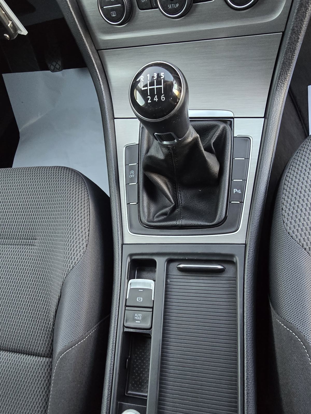 VW Golf 7 2,0 TDI-2015gd.md-NAVIGACIJA-,alu18,climatronic,6brziKARTICE, fotografija 14