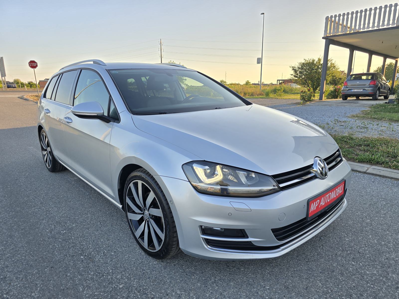 VW Golf 7 2,0 TDI-2015gd.md-NAVIGACIJA-climatronic,xenon,koža,alu18"KA, fotografija 4