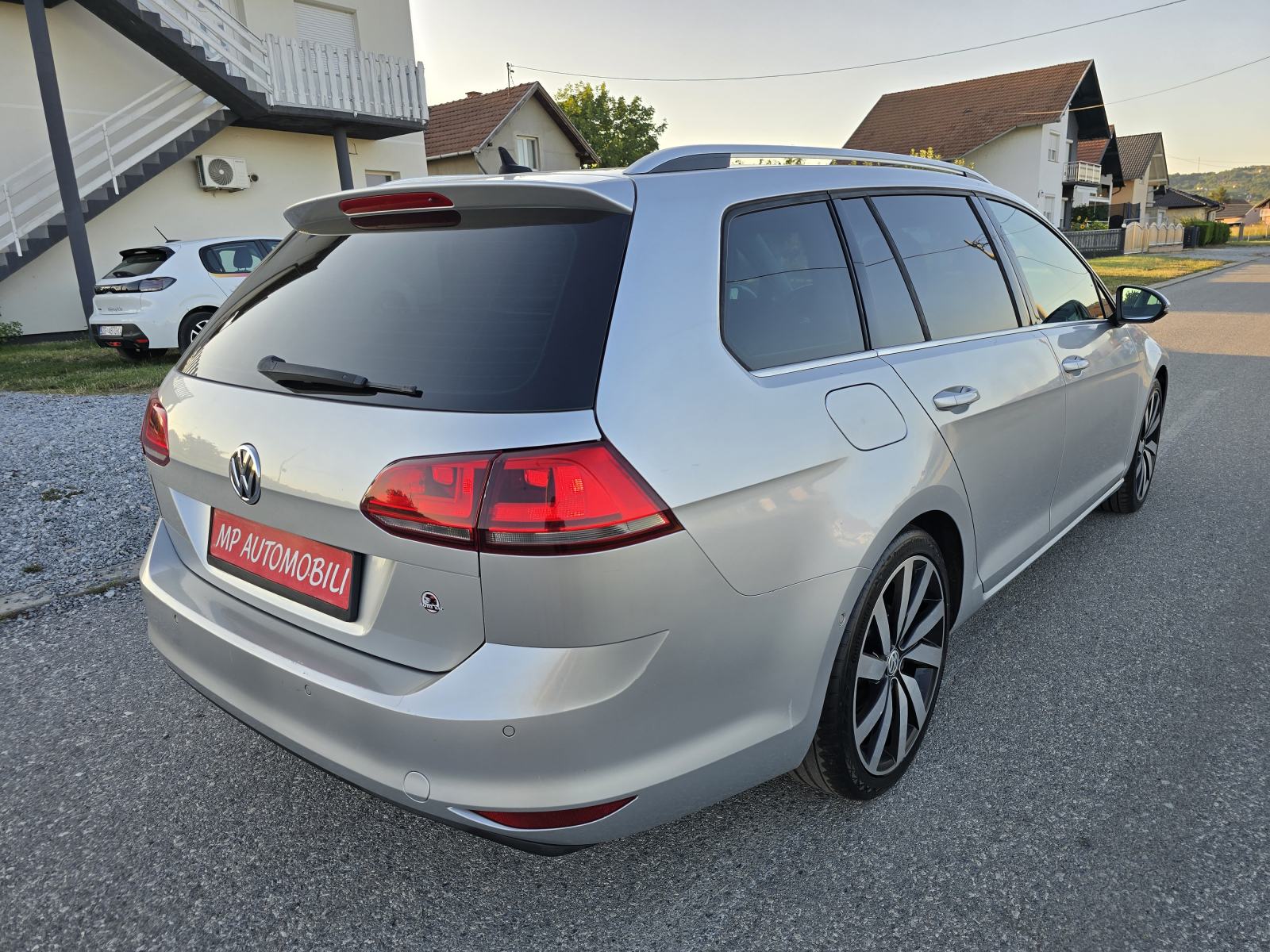 VW Golf 7 2,0 TDI-2015gd.md-NAVIGACIJA-climatronic,xenon,koža,alu18"KA, fotografija 6