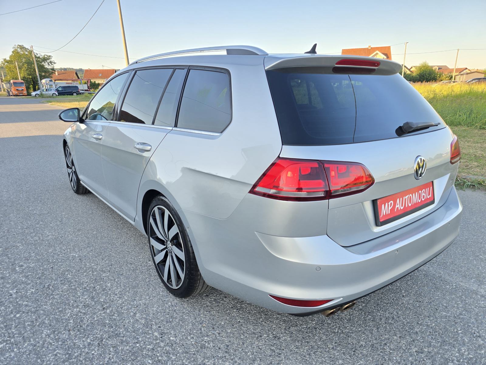 VW Golf 7 2,0 TDI-2015gd.md-NAVIGACIJA-climatronic,xenon,koža,alu18"KA, fotografija 9