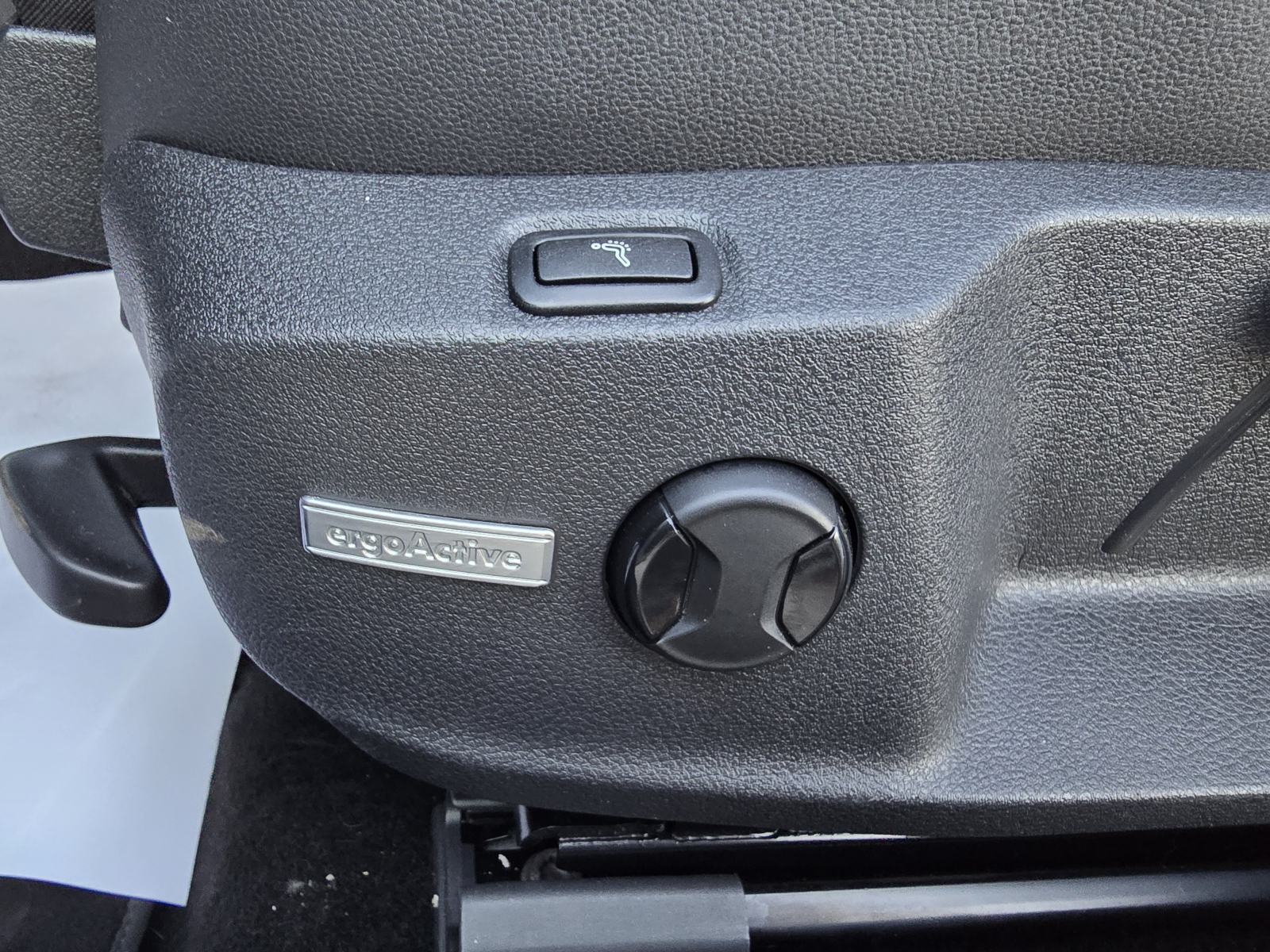 VW Golf 7 2,0 TDI-2015gd.md-NAVIGACIJA-climatronic,xenon,koža,alu18"KA, fotografija 11