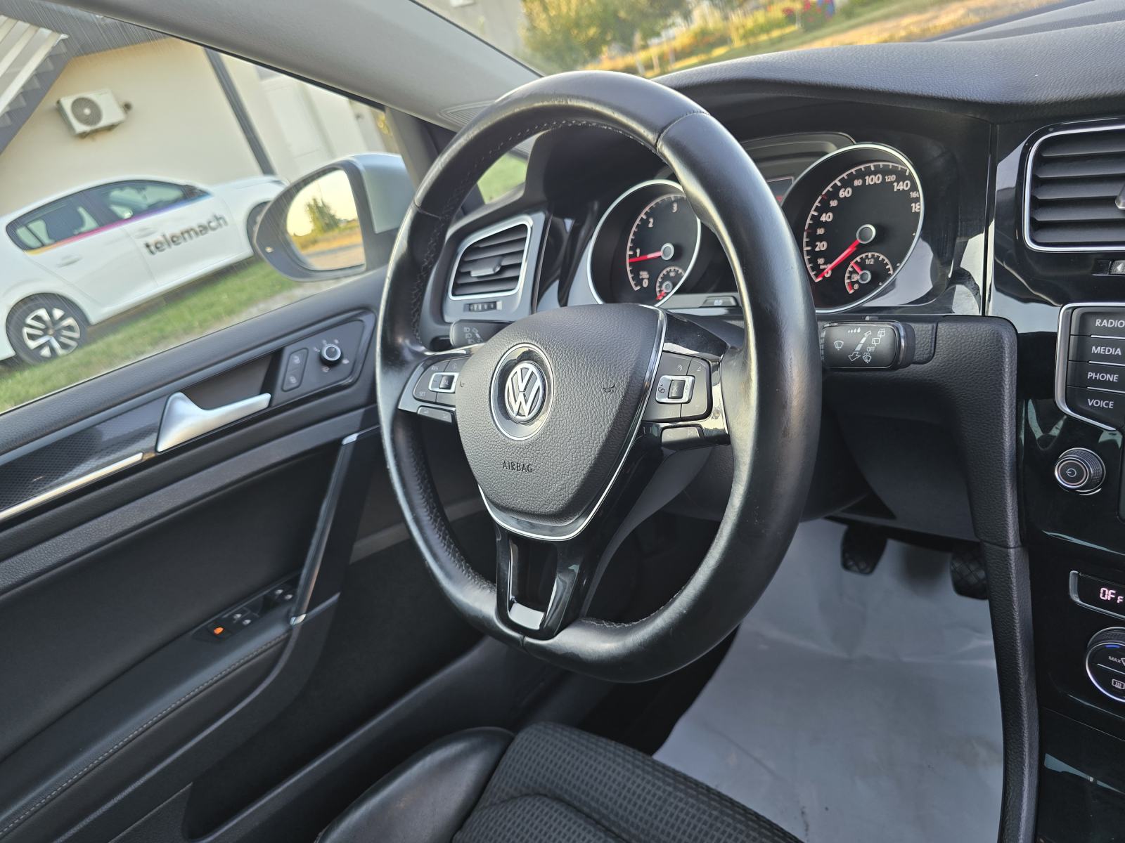 VW Golf 7 2,0 TDI-2015gd.md-NAVIGACIJA-climatronic,xenon,koža,alu18"KA, fotografija 13