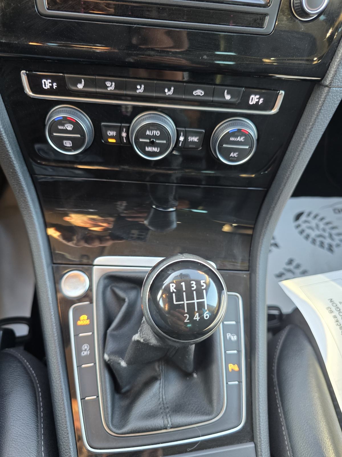 VW Golf 7 2,0 TDI-2015gd.md-NAVIGACIJA-climatronic,xenon,koža,alu18"KA, fotografija 15