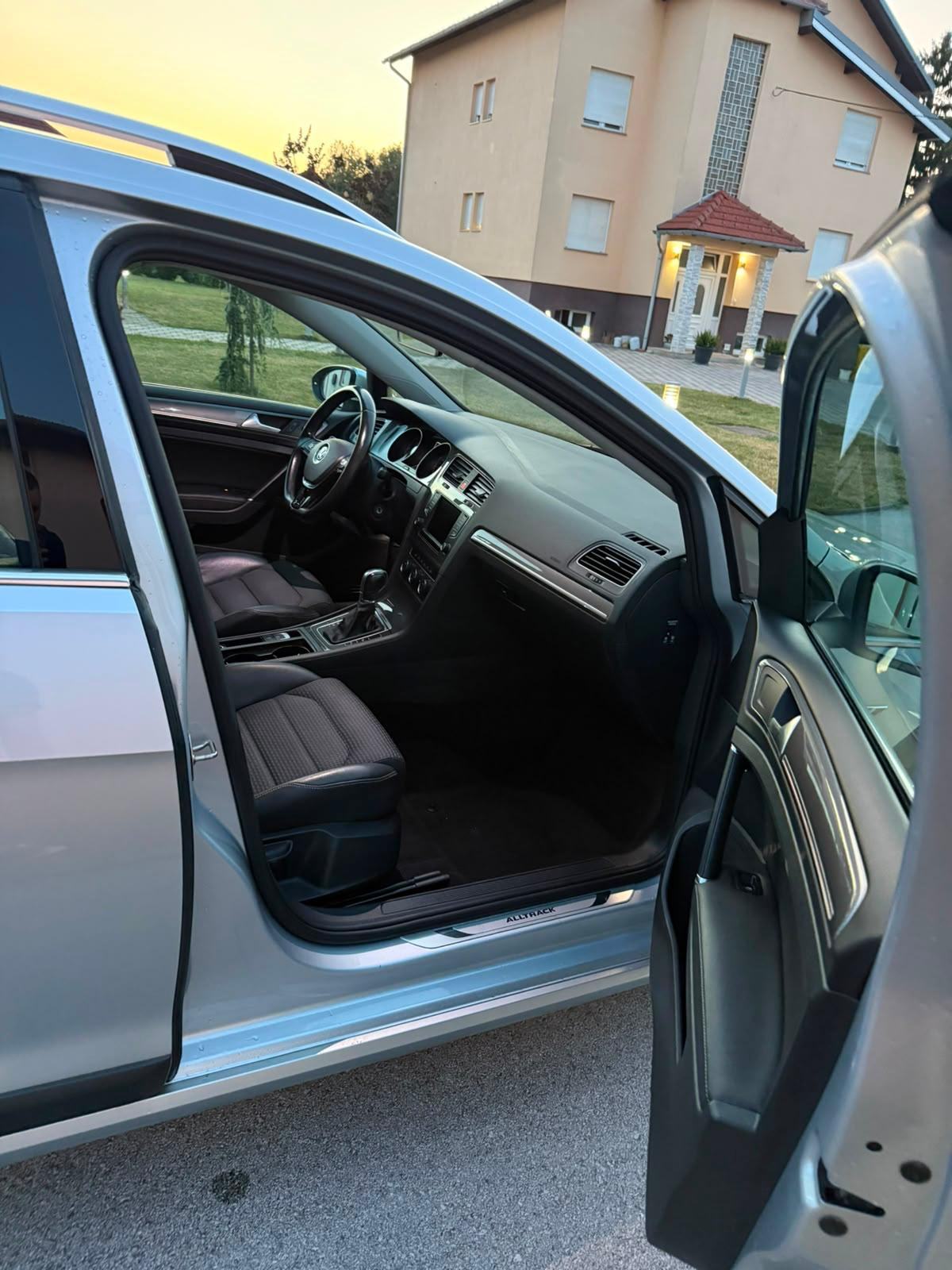 VW Golf 7 2.0 TDI ALLTRACK automatik, fotografija 3