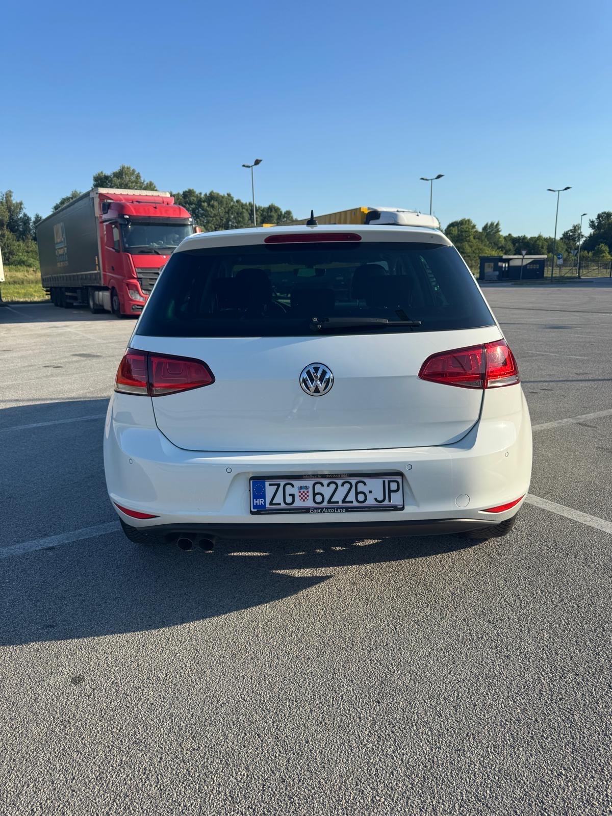 VW Golf 7 2,0 TDI AUTOMATIK,CAR PLAY,VELIKI SERVIS,NAVI,REGA5/27…, fotografija 4