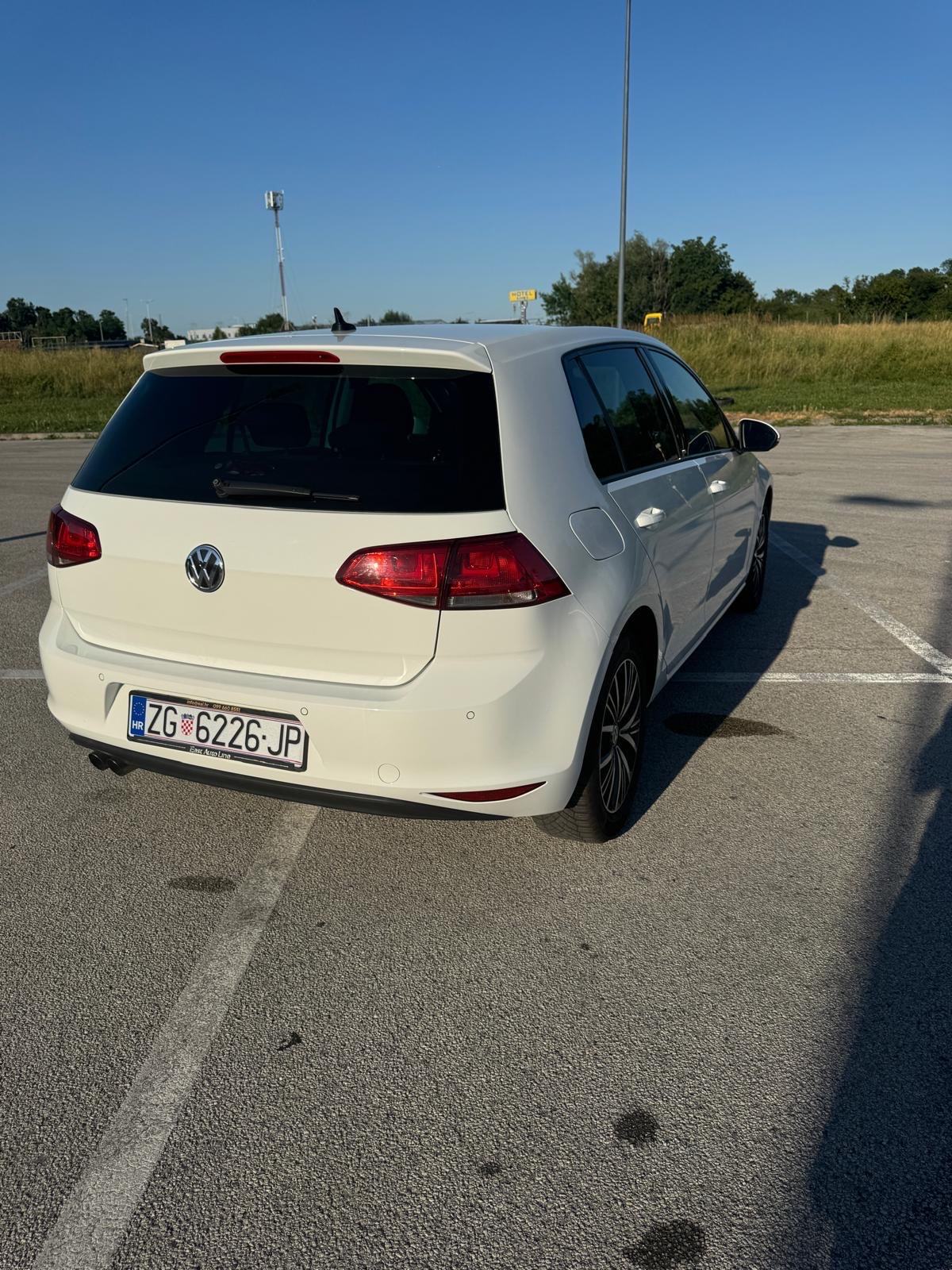 VW Golf 7 2,0 TDI AUTOMATIK,CAR PLAY,VELIKI SERVIS,NAVI,REGA5/27…, fotografija 3
