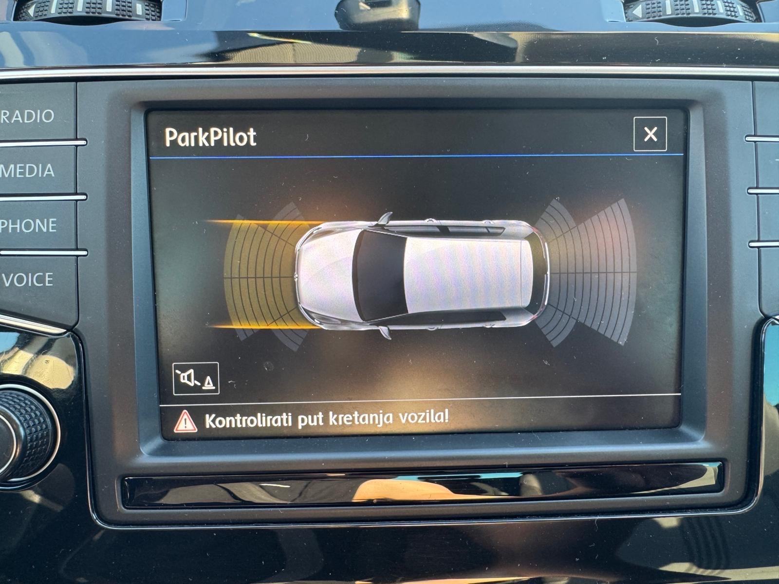 VW Golf 7 2,0 TDI AUTOMATIK,CAR PLAY,VELIKI SERVIS,NAVI,REGA5/27…, fotografija 14