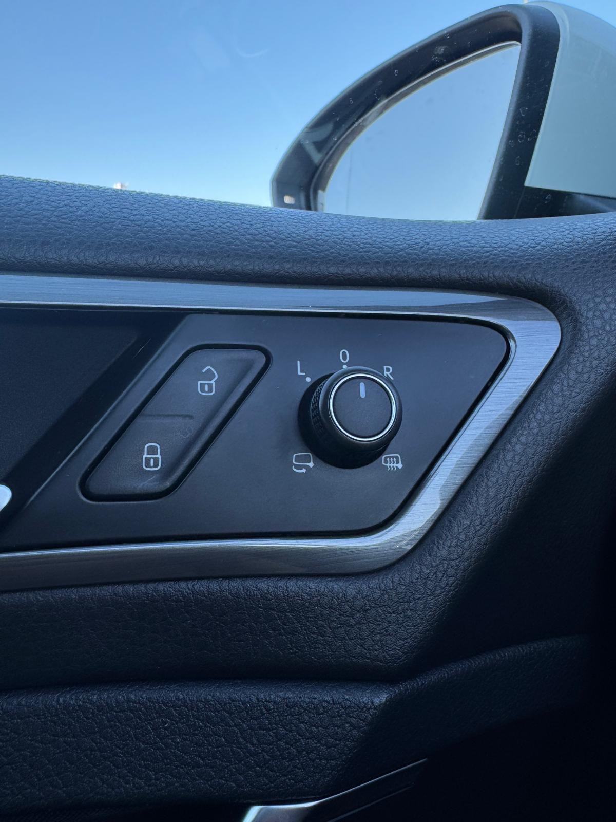 VW Golf 7 2,0 TDI AUTOMATIK,CAR PLAY,VELIKI SERVIS,NAVI,REGA5/27…, fotografija 16