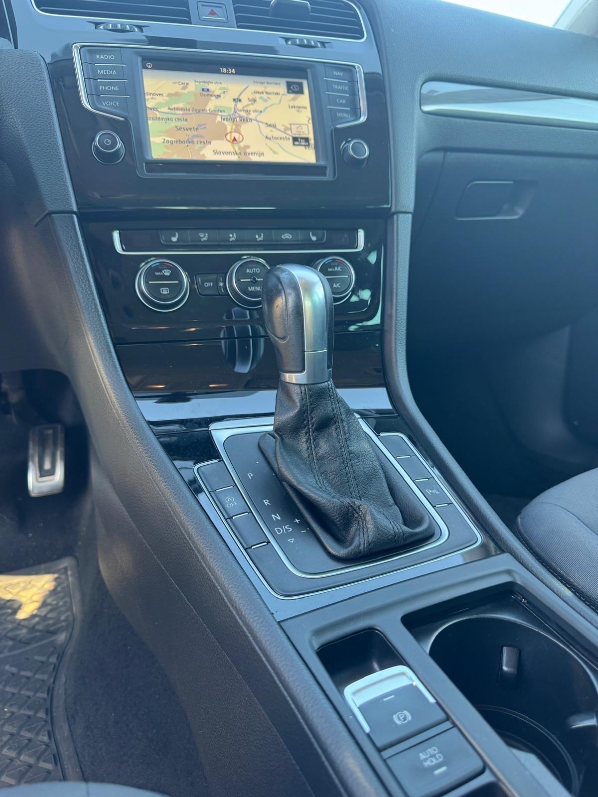 VW Golf 7 2,0 TDI AUTOMATIK,CAR PLAY,VELIKI SERVIS,NAVI,REGA5/27…, fotografija 15