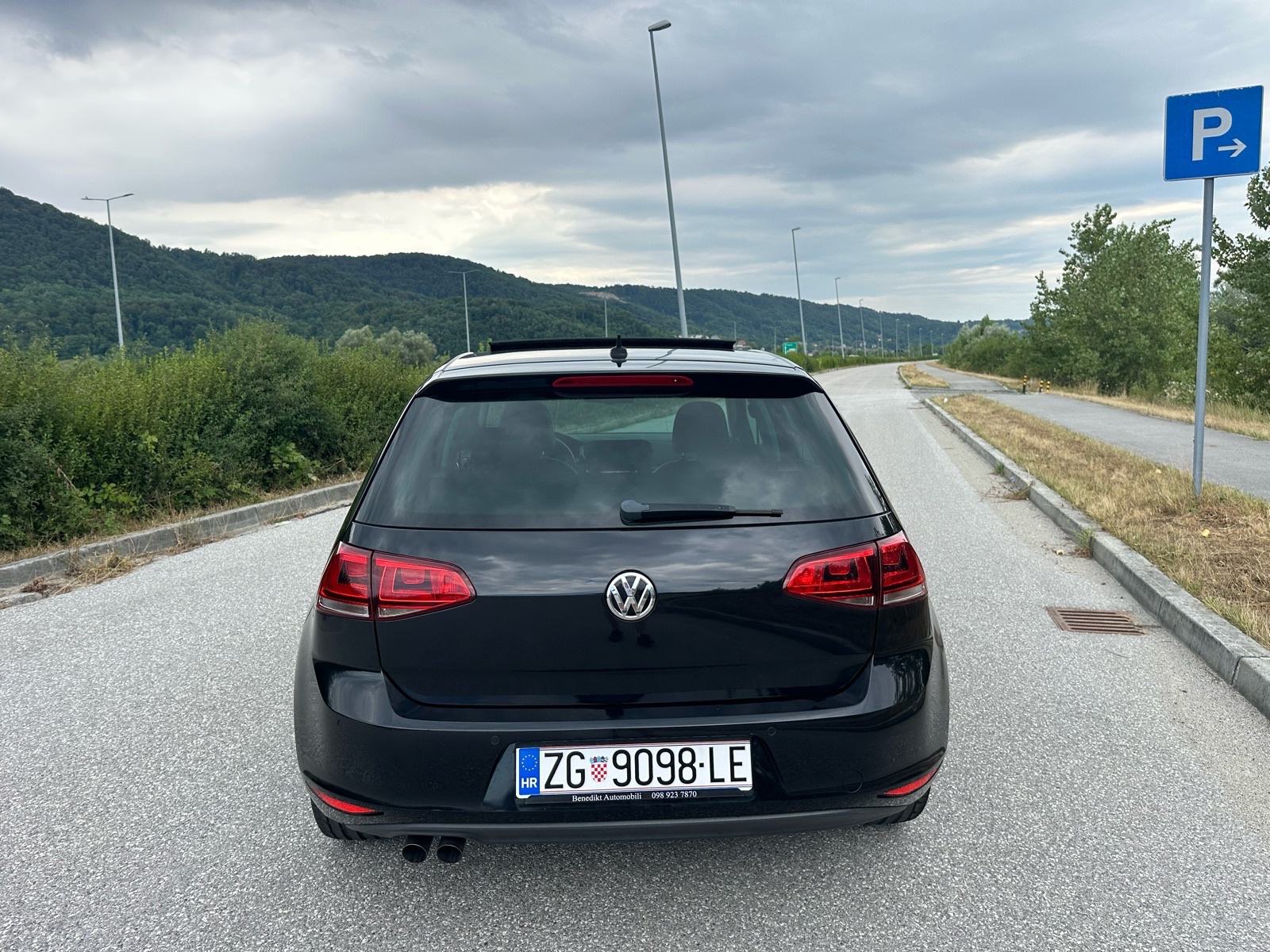 VW Golf 7 2,0 TDI DSG - panorama - servisna - webasto - reg god dana, fotografija 2