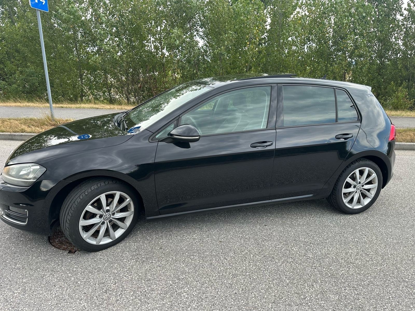 VW Golf 7 2,0 TDI DSG - panorama - servisna - webasto - reg god dana, fotografija 6
