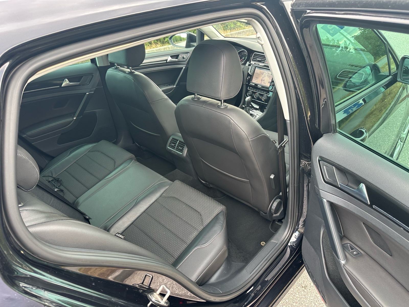 VW Golf 7 2,0 TDI DSG - panorama - servisna - webasto - reg god dana, fotografija 14