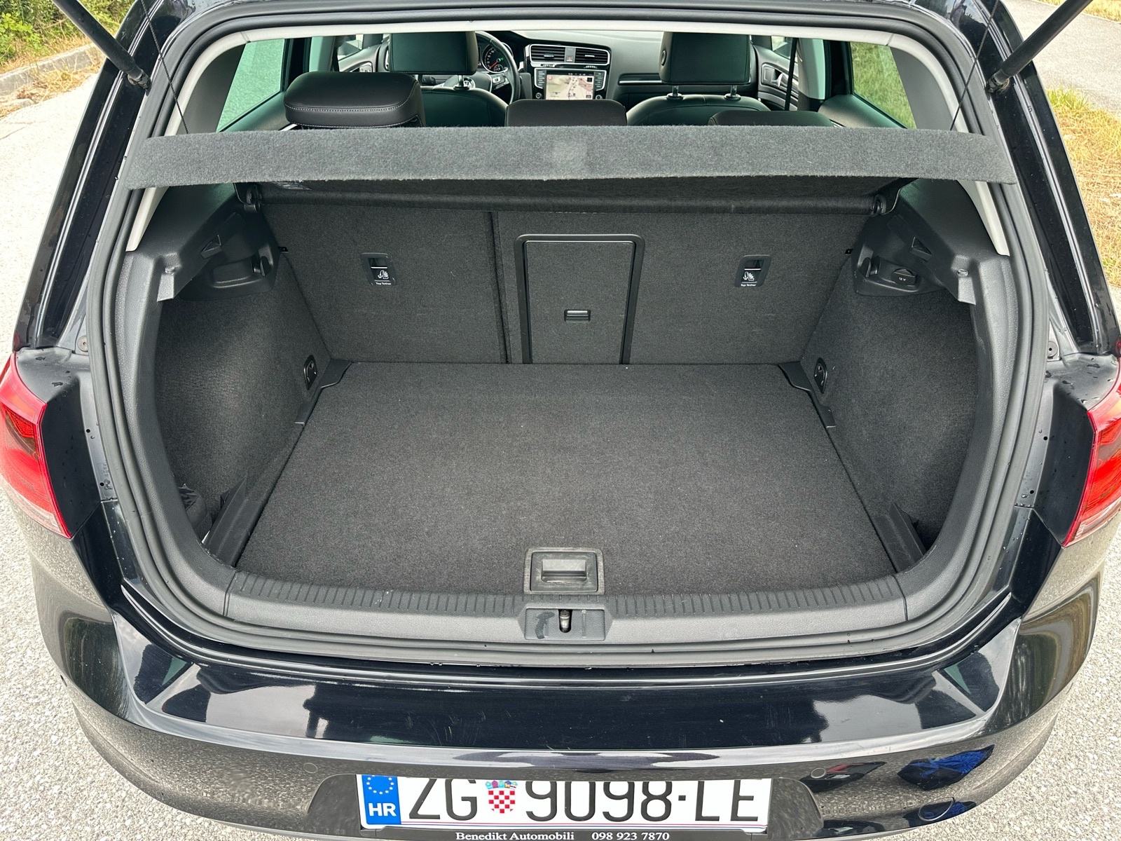 VW Golf 7 2,0 TDI DSG - panorama - servisna - webasto - reg god dana, fotografija 18