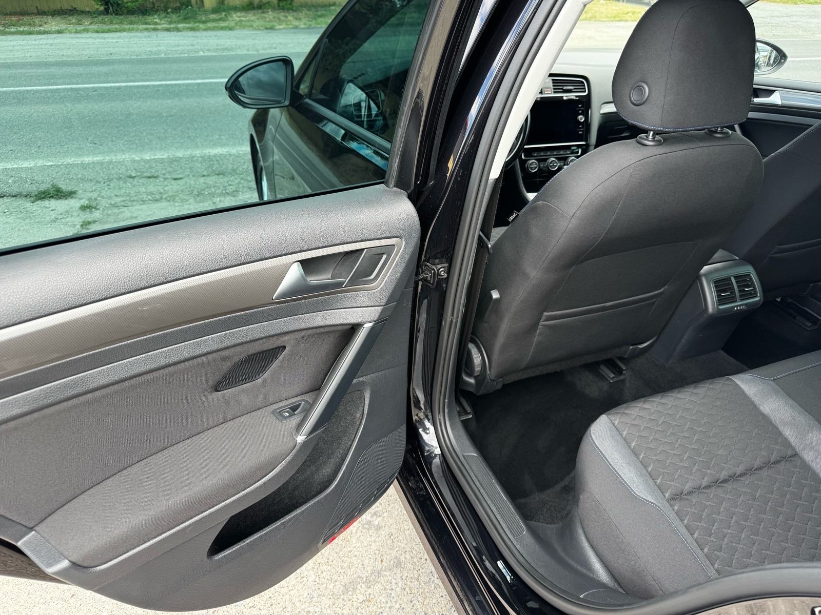 VW Golf 7,5 2,0 TDI BMT DSG alu 17”, led, navi, gr.sjed, JOIN, fotografija 9