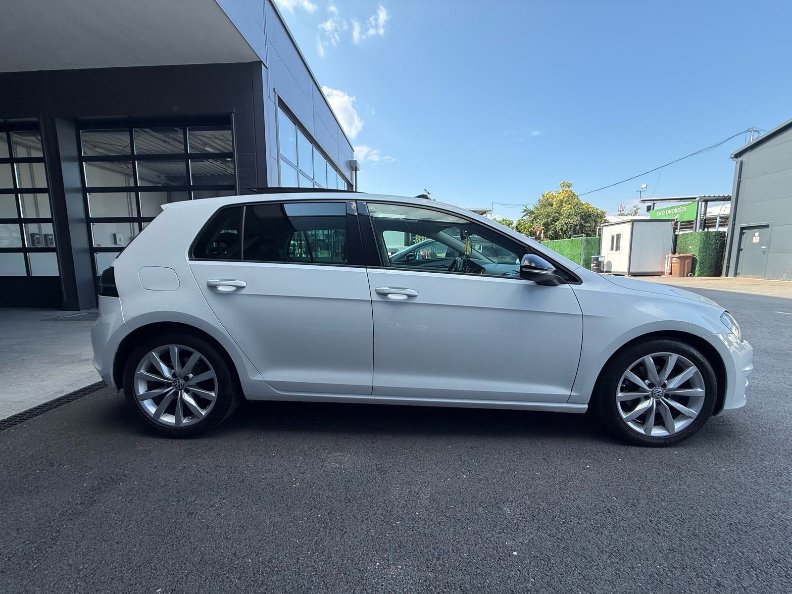 VW Golf 7 2,0 TDI BMT DSG HIGHLINE PANORAMA WEBASTO NAVI FULL LED, fotografija 4