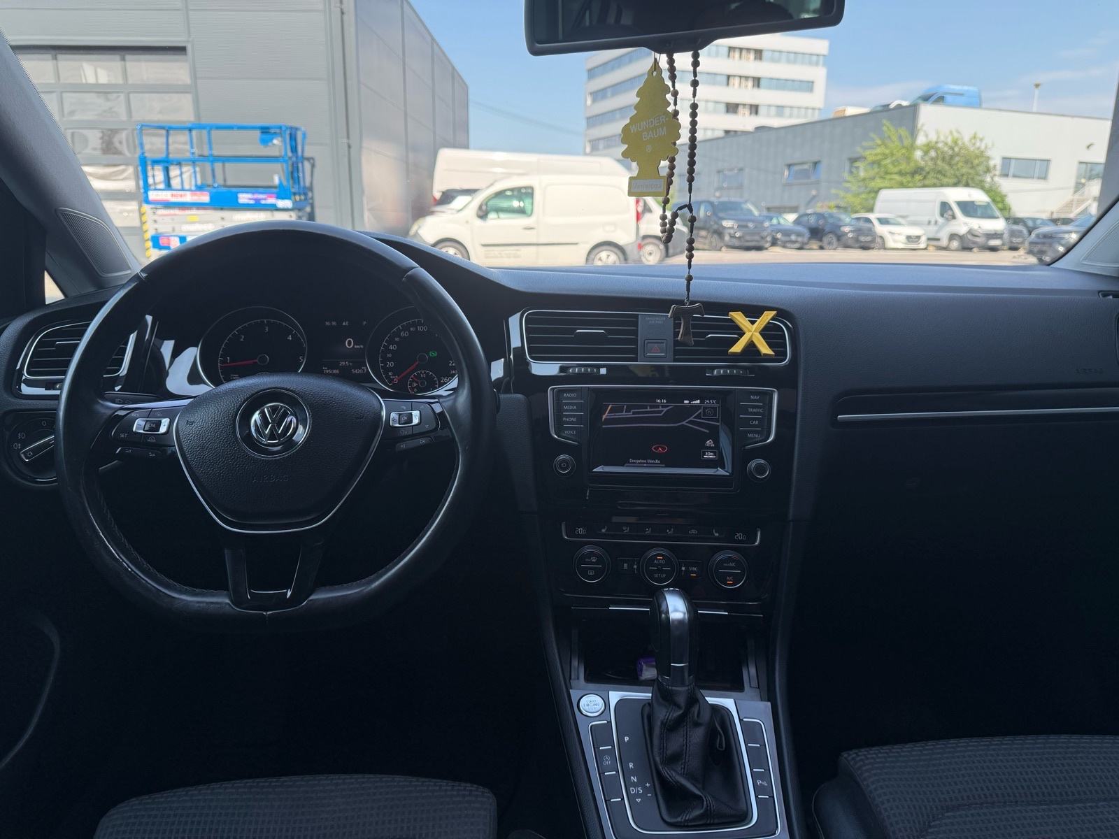 VW Golf 7 2,0 TDI BMT DSG HIGHLINE PANORAMA WEBASTO NAVI FULL LED, fotografija 16