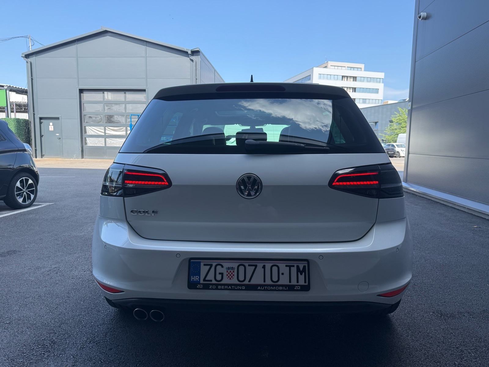 VW Golf 7 2,0 TDI BMT DSG HIGHLINE PANORAMA WEBASTO NAVI FULL LED, fotografija 6