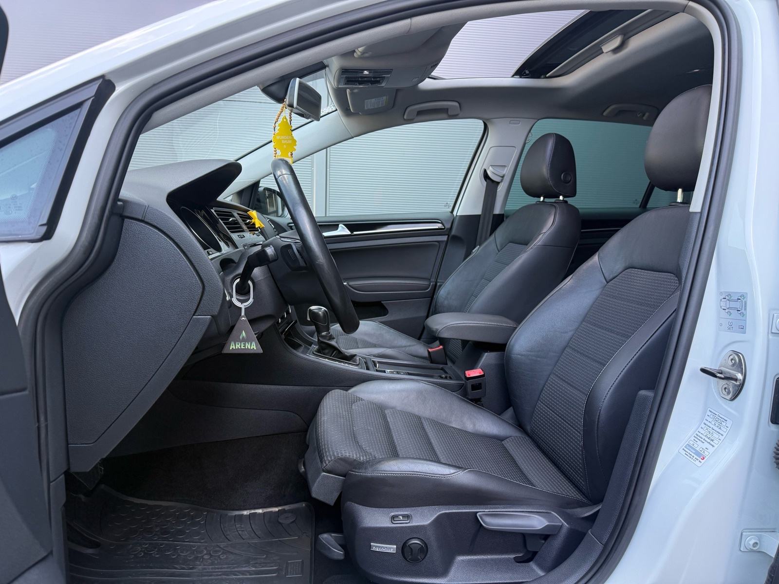 VW Golf 7 2,0 TDI BMT DSG HIGHLINE PANORAMA WEBASTO NAVI FULL LED, fotografija 11